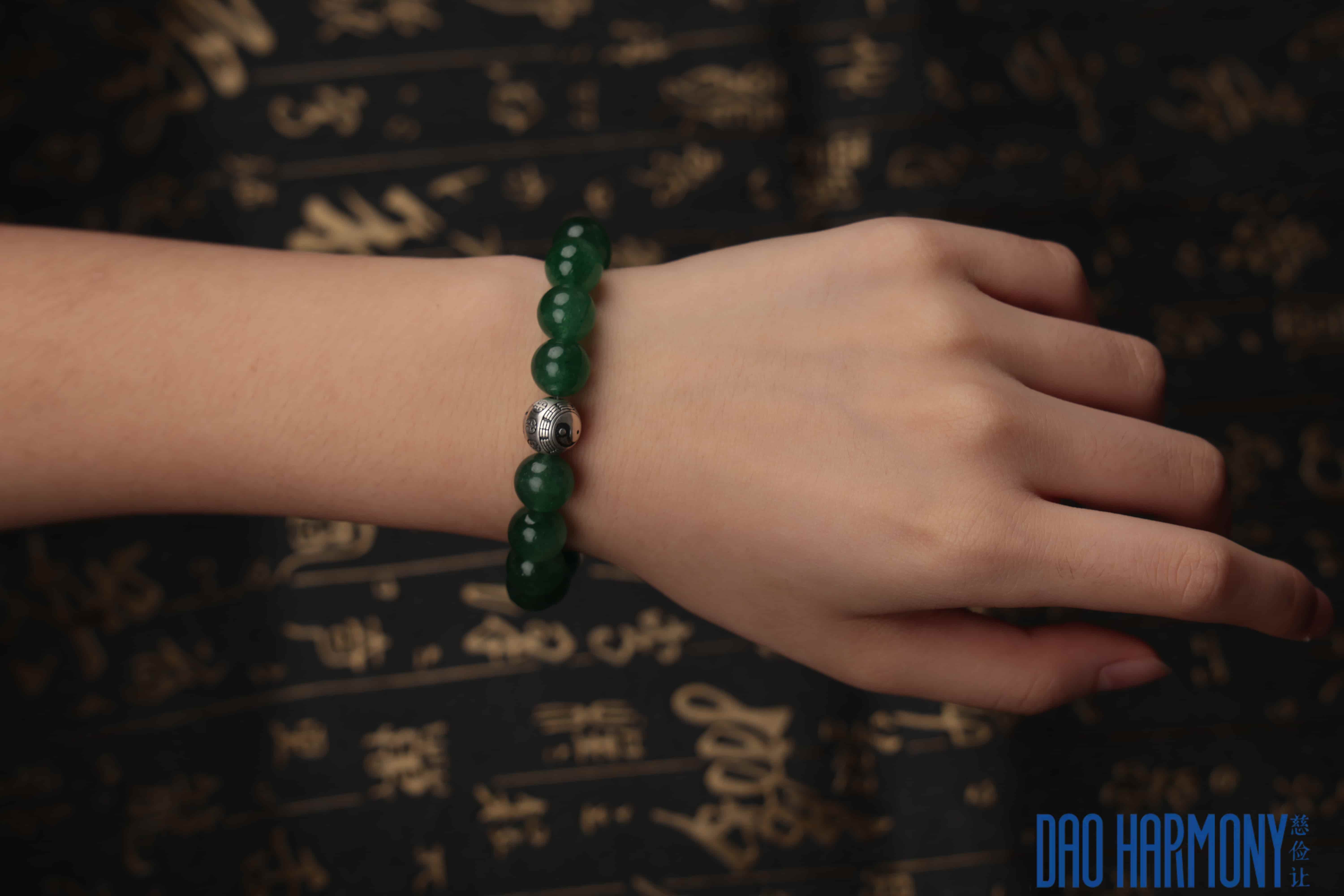 Old green sandalwood with Alxa and South Red Agate bracelet