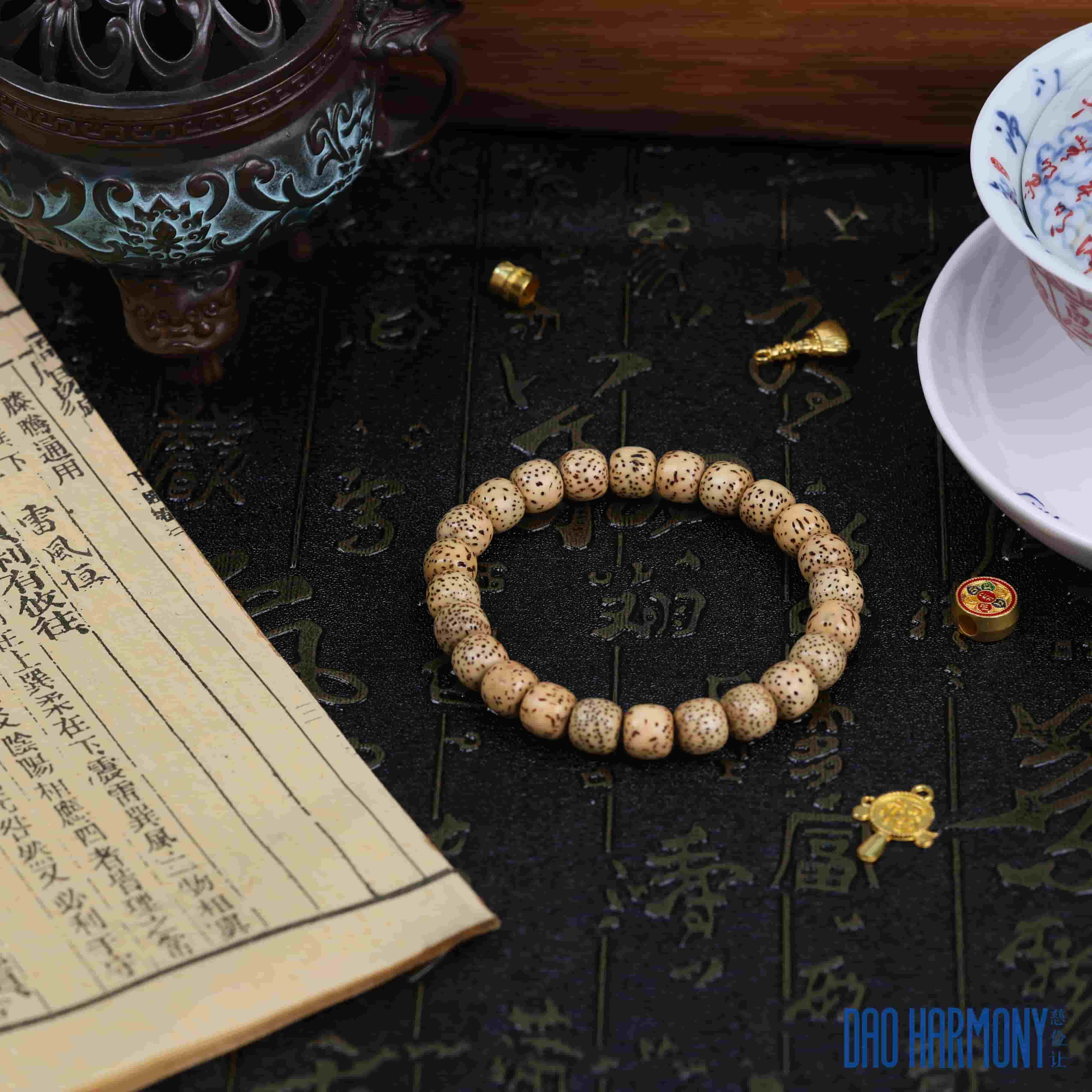 Natural Hainan Star Moon Bodhi Chicken Oil Yellow Bracelet